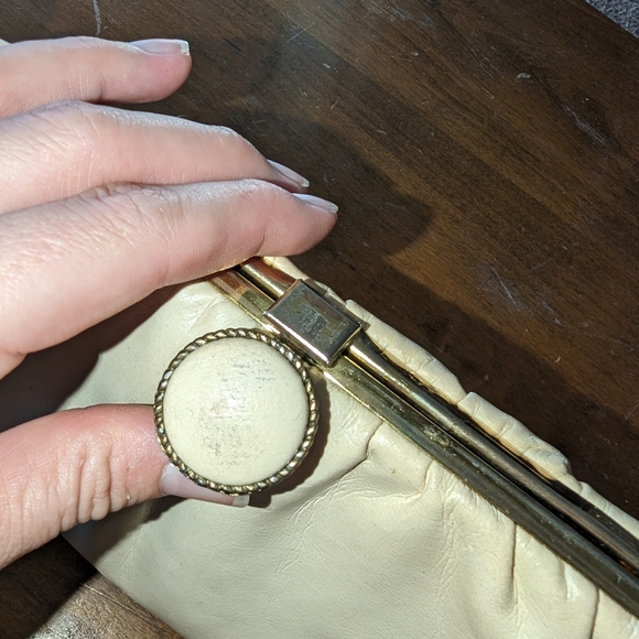 Vintage Clutch with optional Chain Handle! - Picture 3 of 13
